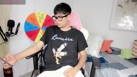 Snapshot of boy_andy__ chatting on January 6, 6:20 pm Aaron online show from January 6, 6:20 pm