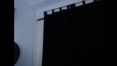 boy_king18 online show from October 18, 10:16 am