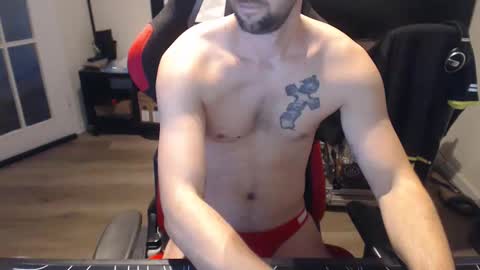 boy_t0y89 online show from October 22, 7:19 am