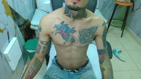 Snapshot of boy_tatto77 chatting on May 4, 12:01 pm boy_tatto77 online show from May 4, 12:01 pm