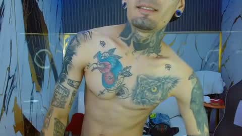 Snapshot of boy_tatto77 chatting on June 26, 2:05 am boy_tatto77 online show from June 26, 2:05 am