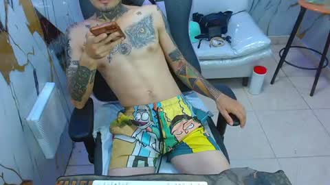 Snapshot of boy_tatto77 chatting on June 27, 2:05 am boy_tatto77 online show from June 27, 2:05 am
