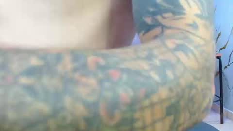 Snapshot of boy_tatto77 chatting on July 20, 12:51 pm boy_tatto77 online show from July 20, 12:51 pm