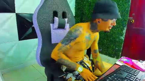 Snapshot of boy_tatto77 chatting on July 25, 4:54 am boy_tatto77 online show from July 25, 4:54 am
