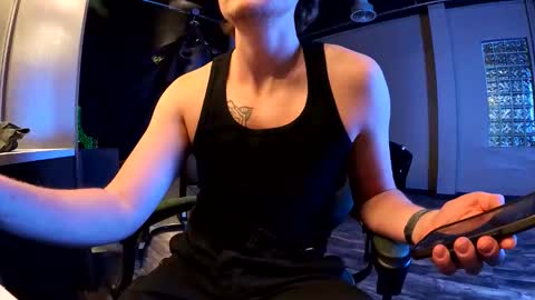 Snapshot of boybarber chatting on December 21, 3:57 am boybarber online show from December 21, 3:57 am