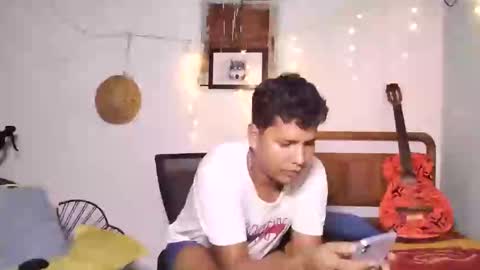 Snapshot of boysex1124 chatting on February 19, 2:01 am andrew online show from February 19, 2:01 am