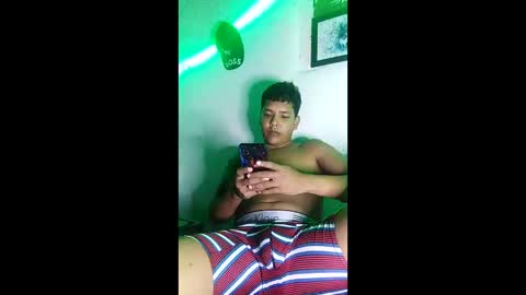 Snapshot of boysex1124 chatting on February 5, 12:59 am andrew online show from February 5, 12:59 am