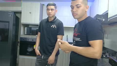 Snapshot of boysgang_sex chatting on December 17, 11:38 am Angelo Mark Fernando Taylor online show from December 17, 11:38 am