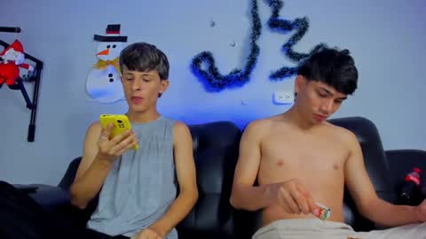 Paul and Max online show from December 4, 8:29 pm