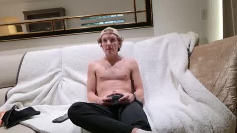 Boyyhb online show from November 12, 8:08 pm