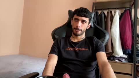 Snapshot of boyzinm2 chatting on October 31, 2:18 pm boyzinm2 online show from October 31, 2:18 pm