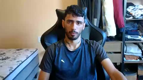 boyzinm2 online show from February 18, 10:44 am