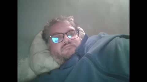 Snapshot of bozo81 chatting on December 9, 5:07 am bozo81 online show from December 9, 5:07 am