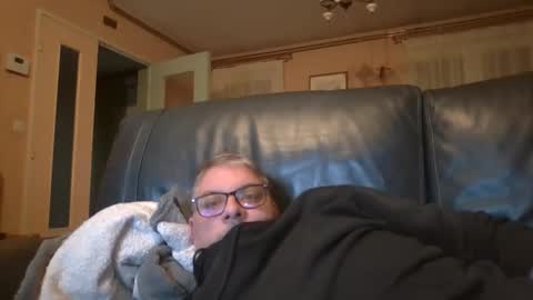 Snapshot of bozo81 chatting on September 20, 5:25 pm bozo81 online show from September 20, 5:25 pm