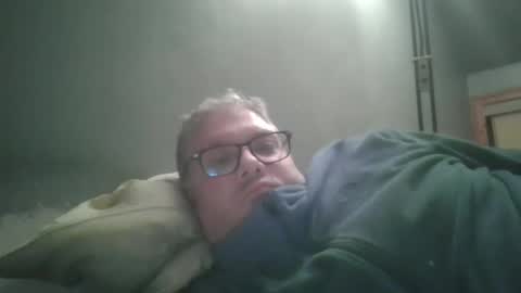 Snapshot of bozo81 chatting on September 30, 12:26 am bozo81 online show from September 30, 12:26 am