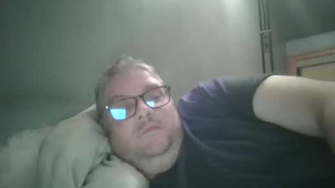 Snapshot of bozo81 chatting on October 3, 11:02 pm bozo81 online show from October 3, 11:02 pm