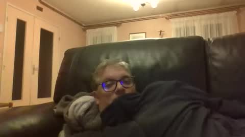 Snapshot of bozo81 chatting on October 15, 5:13 pm bozo81 online show from October 15, 5:13 pm