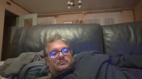 Snapshot of bozo81 chatting on November 3, 6:09 pm bozo81 online show from November 3, 6:09 pm