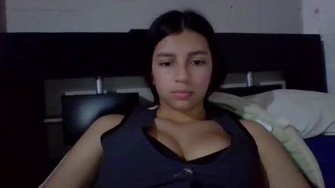 brad_and_emma293215 online show from February 5, 9:19 pm