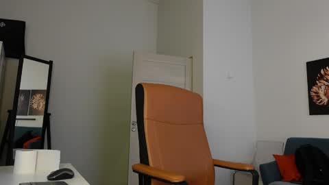 BRAD HOLLOWAY online show from April 4, 6:33 am