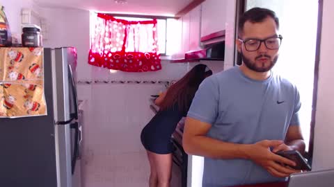 Snapshot of bradandjenn chatting on January 18, 3:16 pm Your favorite couple and the best butt on Chatur online show from January 18, 3:16 pm