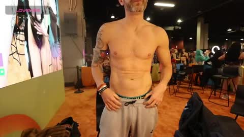 BradBronton online show from April 12, 6:46 pm