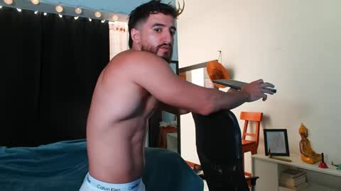 Snapshot of bradley_martinez chatting on January 29, 4:52 pm Bradley Martinez online show from January 29, 4:52 pm