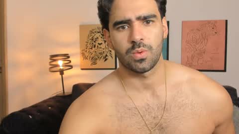 bradleymartin7 online show from April 2, 12:47 pm