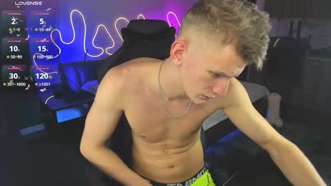 Snapshot of bradmaloney chatting on October 17, 7:38 pm brad maloney online show from October 17, 7:38 pm