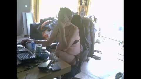 Snapshot of bradysboy chatting on May 11, 9:04 am bradysboy online show from May 11, 9:04 am