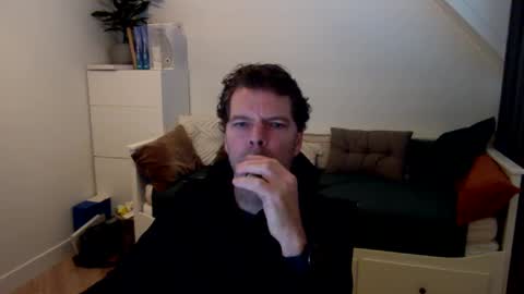 Snapshot of bram1944972145 chatting on December 2, 12:40 pm Bram online show from December 2, 12:40 pm