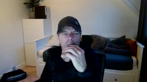 Snapshot of bram1944972145 chatting on January 24, 7:51 am Bram online show from January 24, 7:51 am