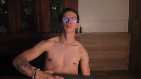 Snapshot of brandon_starkk chatting on December 2, 11:48 am brandon_starkk online show from December 2, 11:48 am