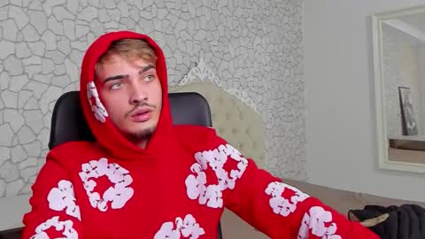 Snapshot of brandontatex chatting on October 28, 7:01 am BrandonTateX online show from October 28, 7:01 am