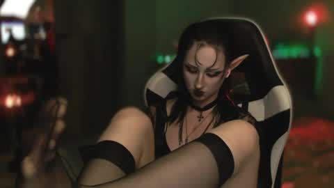 Snapshot of brandy_queen chatting on May 11, 10:18 pm Aurorabut ur dad just calls me Rory online show from May 11, 10:18 pm