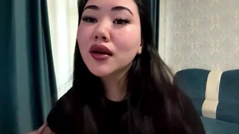 Snapshot of brandysveum chatting on November 14, 11:09 am Aypril online show from November 14, 11:09 am