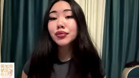 Snapshot of brandysveum chatting on November 17, 1:17 pm Aypril online show from November 17, 1:17 pm