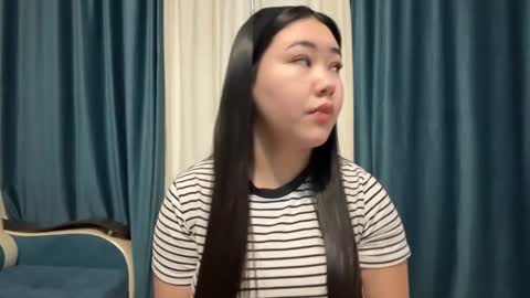 Snapshot of brandysveum chatting on December 15, 11:03 am Aypril online show from December 15, 11:03 am