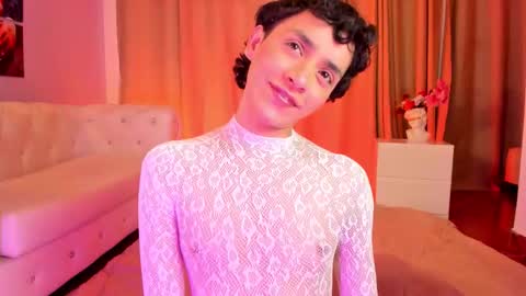 Snapshot of brann_tadzio chatting on November 17, 10:04 pm online show from November 17, 10:04 pm