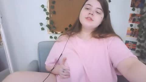 Snapshot of brattyprincess_emma chatting on October 7, 9:28 am Emma online show from October 7, 9:28 am