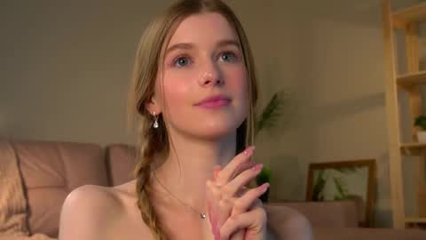 Snapshot of brave_journey chatting on March 6, 11:09 pm Eli online show from March 6, 11:09 pm