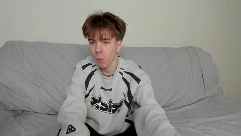 Snapshot of braxiboy chatting on December 12, 8:36 am Brax online show from December 12, 8:36 am