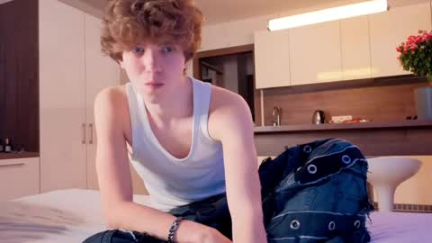 Snapshot of braxiboy chatting on April 26, 4:48 pm Brax online show from April 26, 4:48 pm