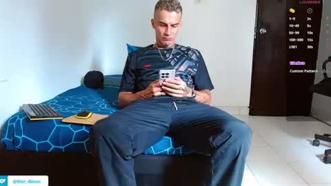 Snapshot of bray_hotboy chatting on June 28, 3:29 pm Bray Hotboy online show from June 28, 3:29 pm