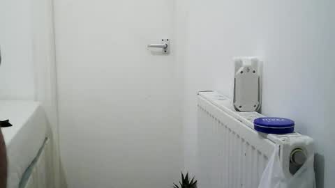 brazillllondonn online show from April 29, 8:04 pm