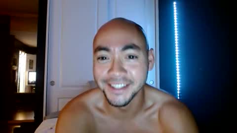 Snapshot of breadcrumbsss chatting on November 8, 2:56 am Breadcrumbsss online show from November 8, 2:56 am