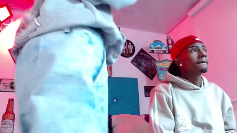 Snapshot of breazer__ chatting on November 12, 12:55 am breazer__ online show from November 12, 12:55 am