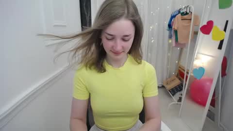 Snapshot of bree_sky chatting on June 8, 11:21 am Bree online show from June 8, 11:21 am