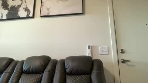 breezydoesit95 online show from January 5, 11:30 pm