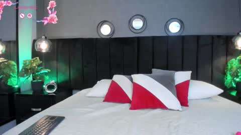   online show from March 22, 10:24 pm